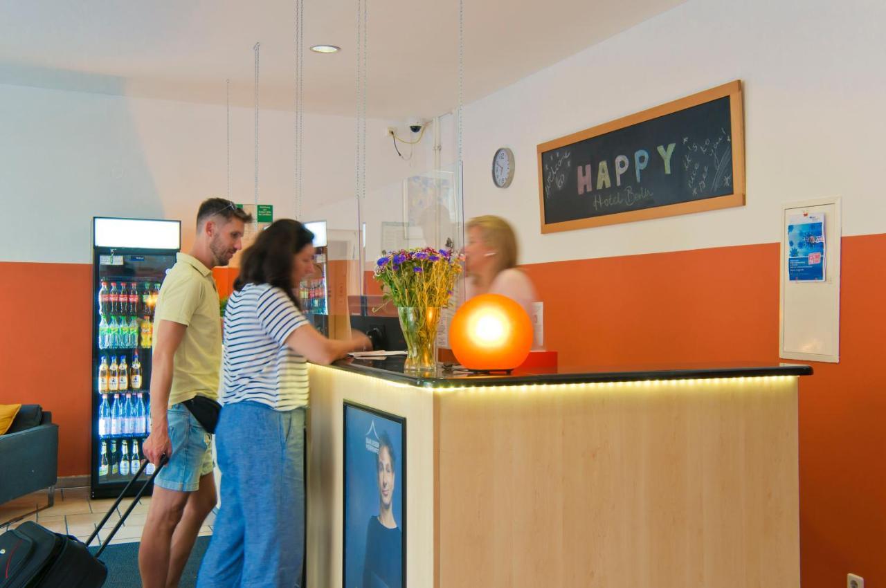 Happy Hotel Berlin Bagian luar foto