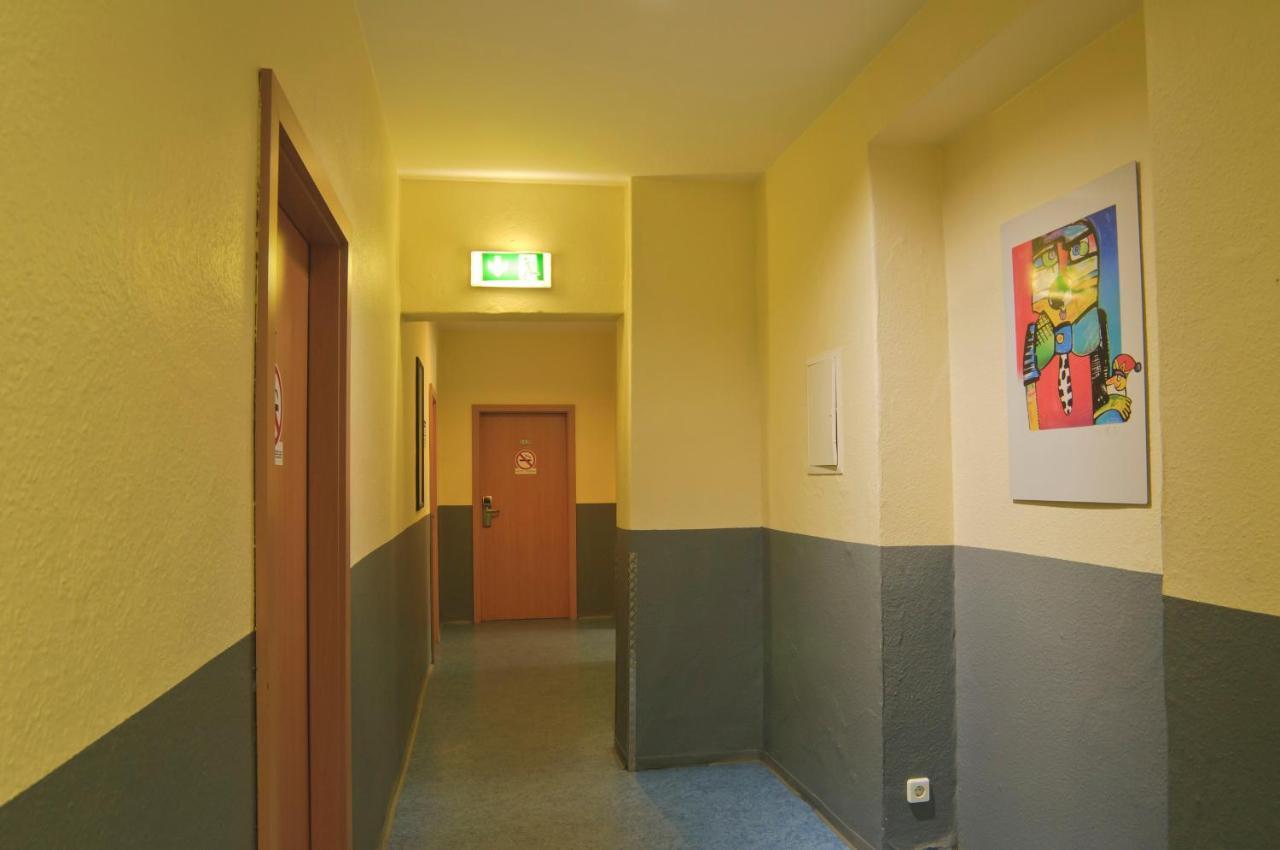 Happy Hotel Berlin Bagian luar foto