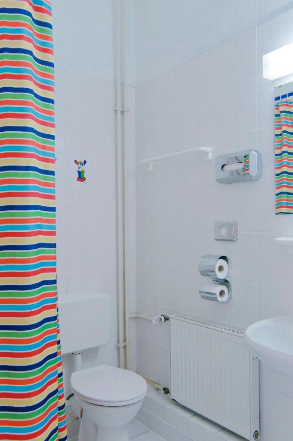 Happy Hotel Berlin Bagian luar foto
