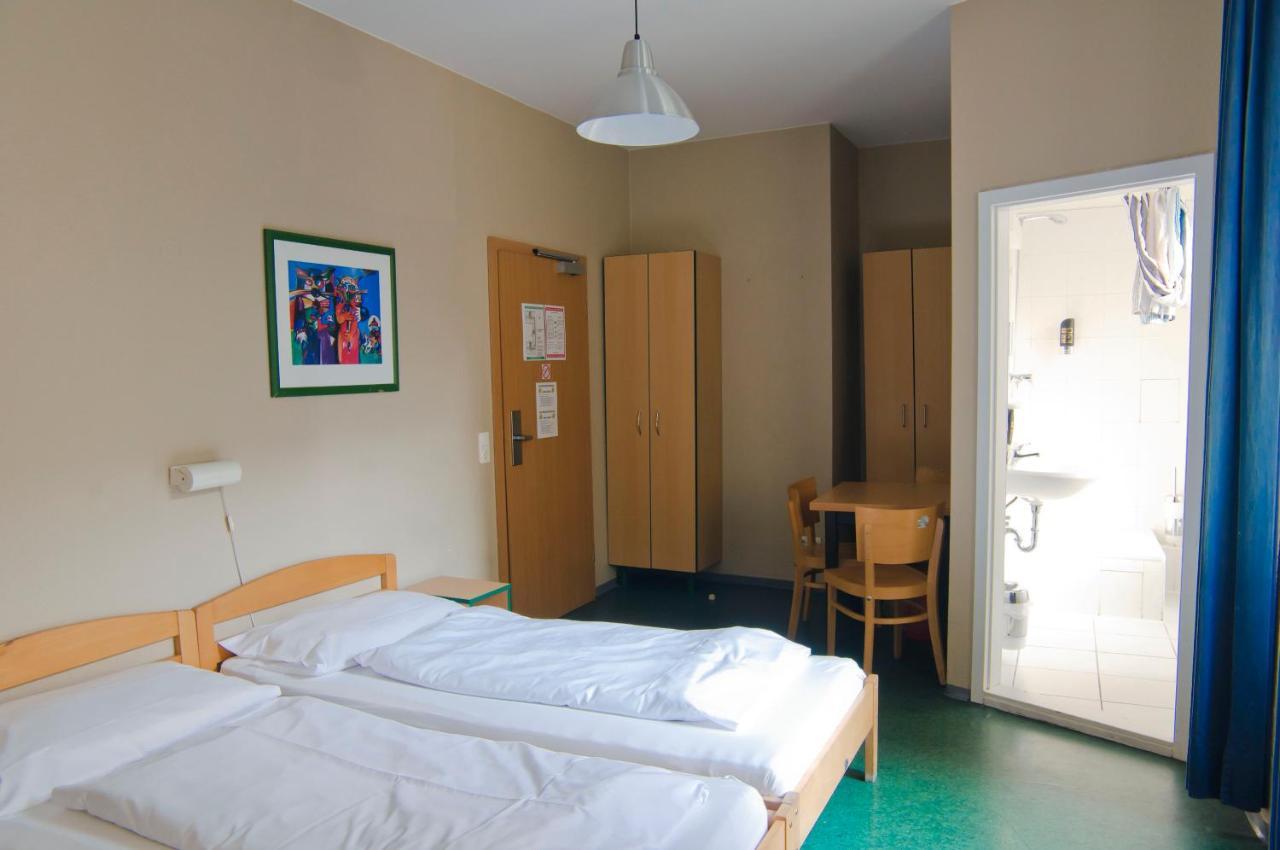 Happy Hotel Berlin Bagian luar foto