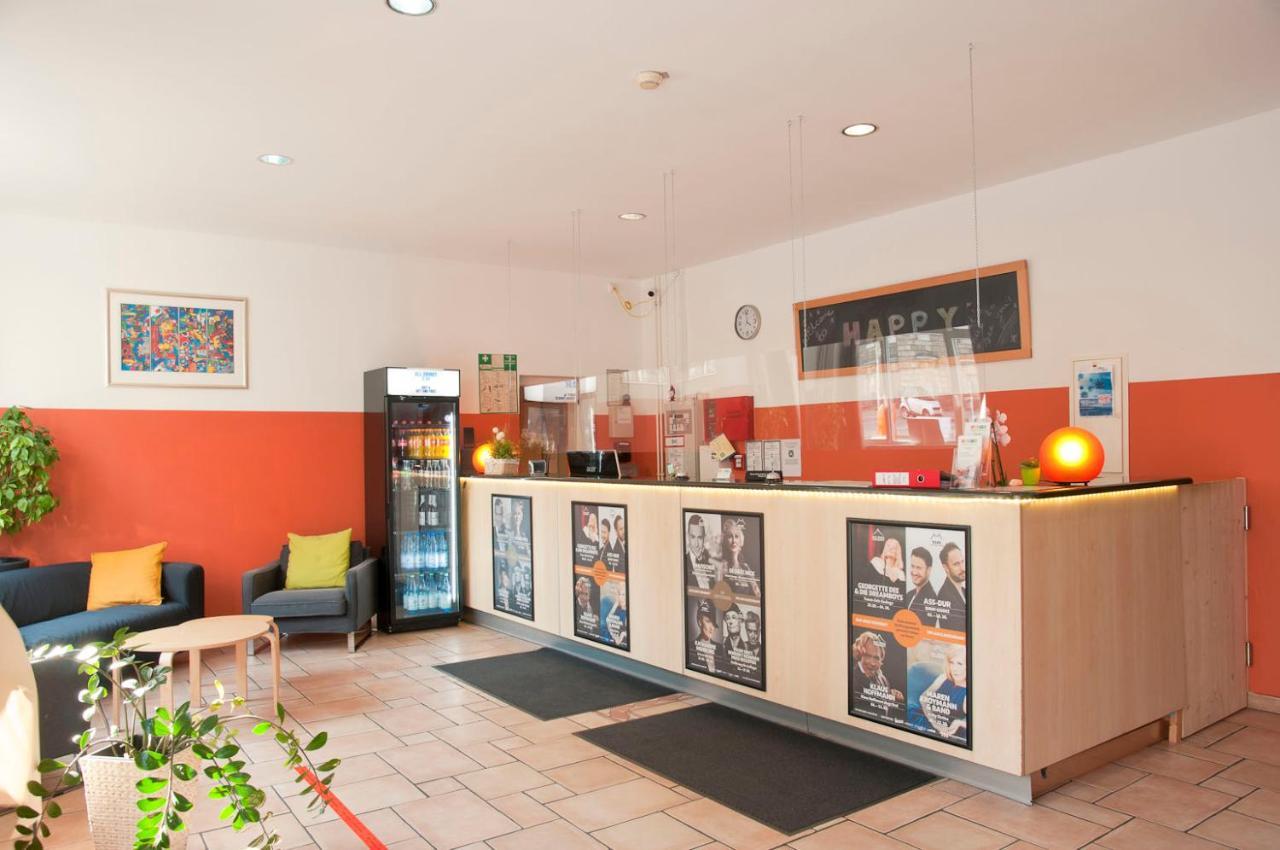 Happy Hotel Berlin Bagian luar foto