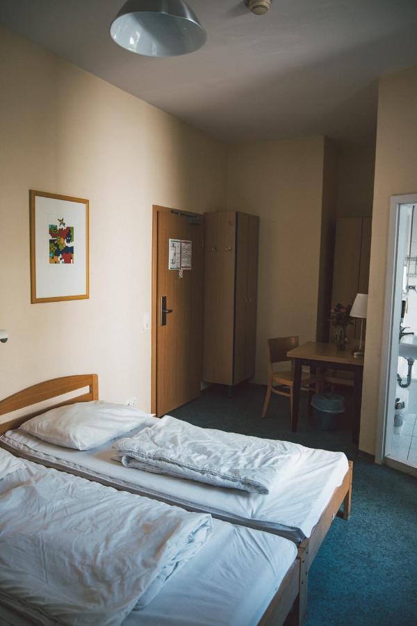 Happy Hotel Berlin Bagian luar foto