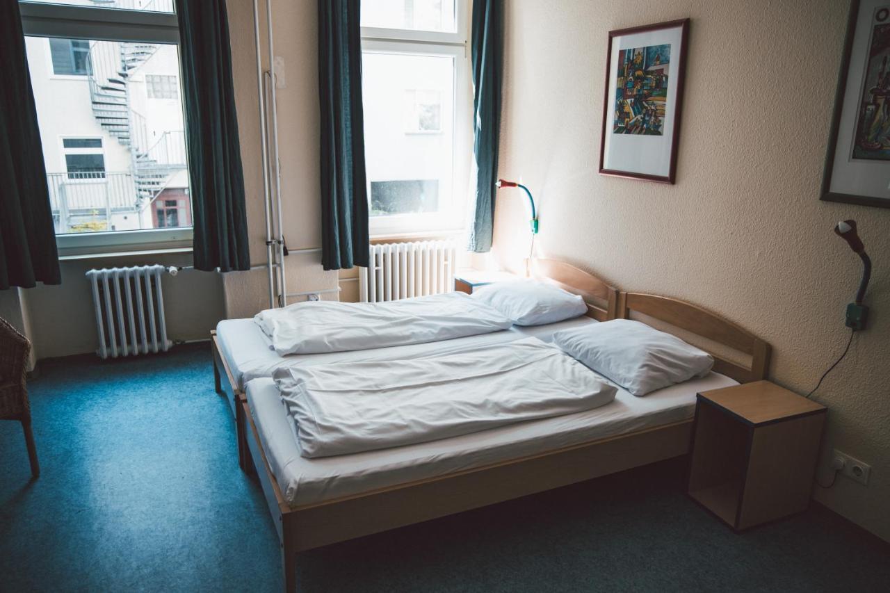 Happy Hotel Berlin Bagian luar foto