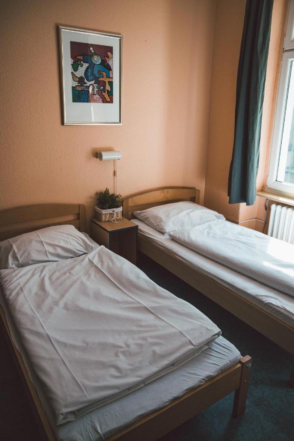 Happy Hotel Berlin Bagian luar foto